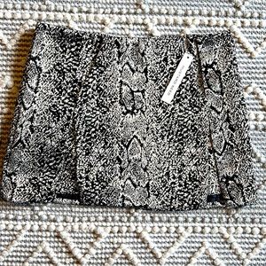 Snake print mini skirt-new with tags size Medium